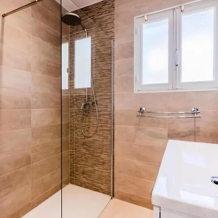 3p De Style Avec Balcon A 3 Min De La Croisette - 3p De Style Avec Balcon A 3 Min De La Croisette Mae-2013 *